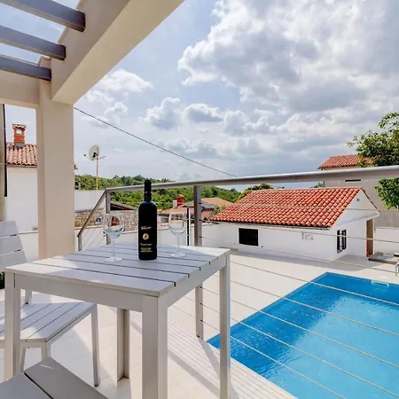 فيلة Vila Elena
