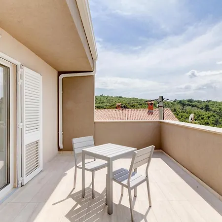 Vila Elena فيلة *