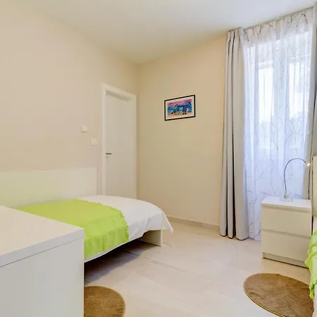 Vila Elena *