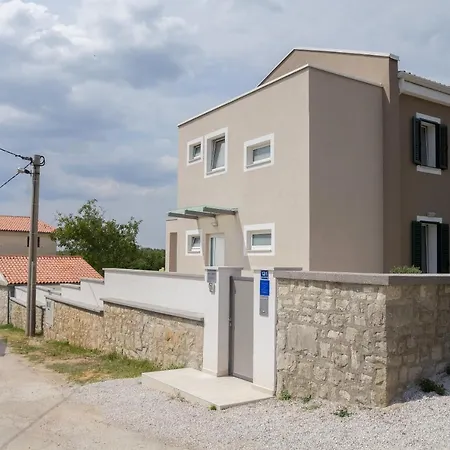 Villa Vila Elena *