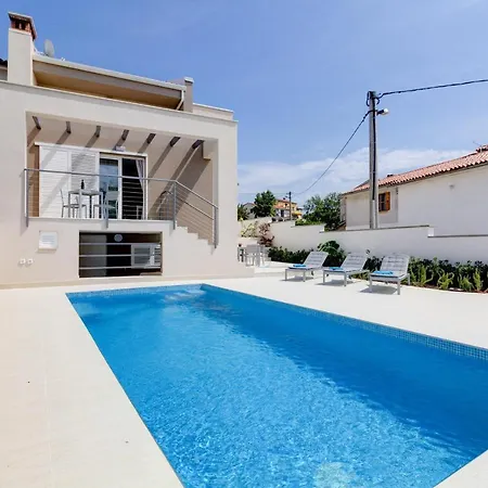 Vila Elena فيلة *